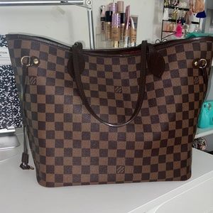 Must go! Authentic Louis Vuitton Neverfull MM